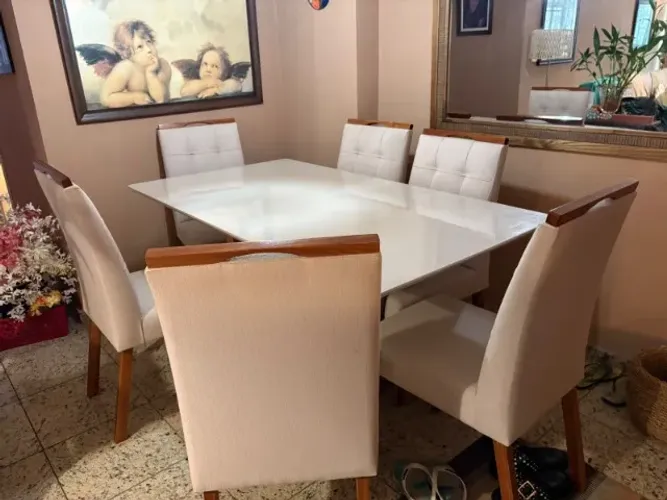 Mesa com 6 cadeiras