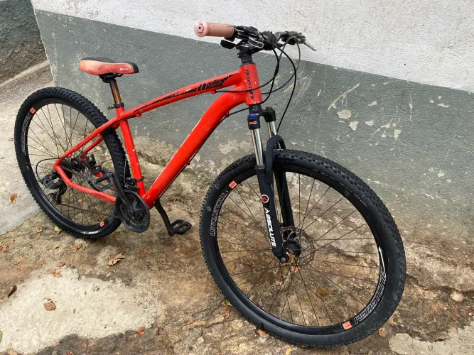 Bicicleta redstone usada aro 29