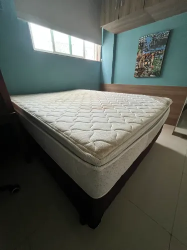 Cama de casal com colchão