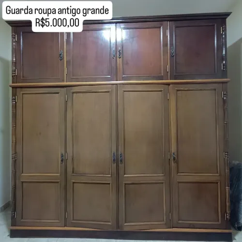 Guarda roupa antigo grande 