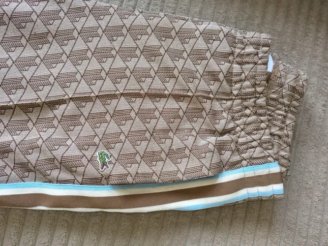 Calça monograma Lacoste 