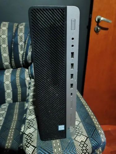 Computador Desktop HP EliteDesk - Compacto, Rápido e Ideal para Empresas