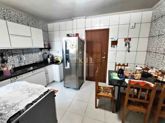 Jardim Glória/Juiz de Fora  Apartamento com 3 Quartos, 1 Suíte e Garagem Coberta