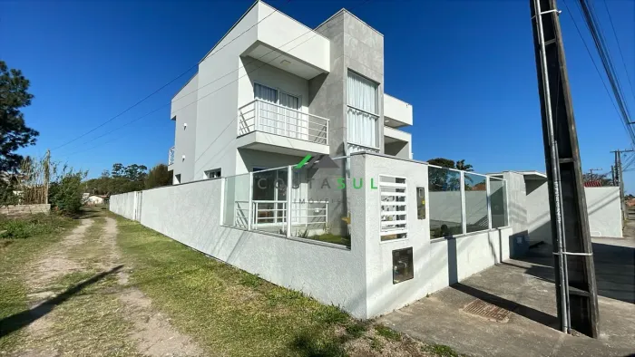 Casa de alto padrão para locação anual no bairro Limpa em Garopaba SC