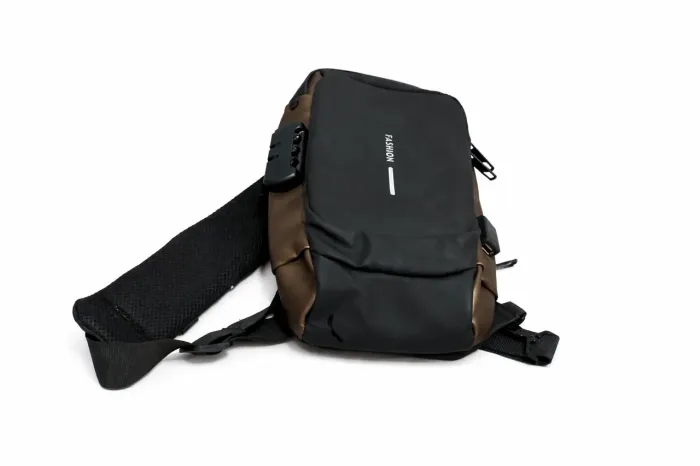 Bolsa Sling Masculina Preta com USB - Vários Bolsos - R$ 50