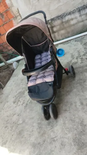 Vendo carrinho de bebê