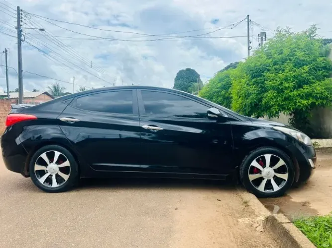 Hyundai Elantra GLS 1.8 16V Aut. 2012