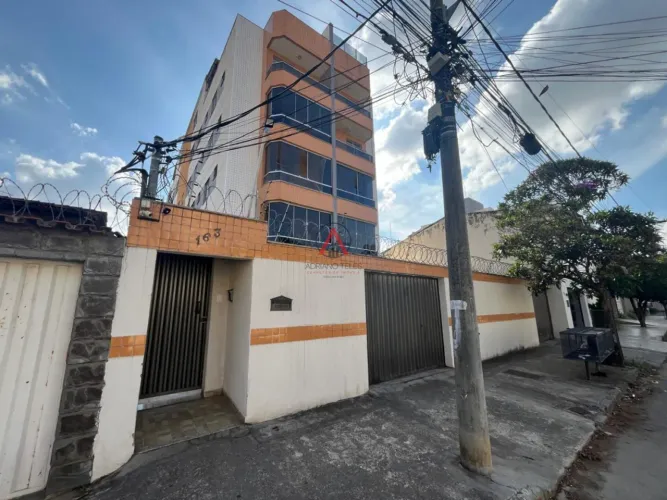 Área Privativa com 3 quartos | suíte | 2 vagas à 10 minutos do Itaú Power Shopping em Cont