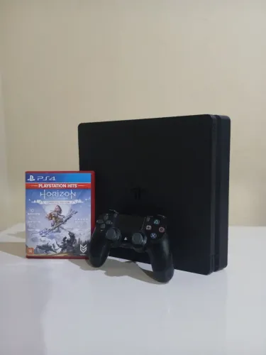 PS4 Slim, com controle, jogo e caixa original
