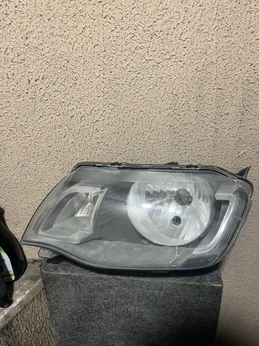 Farol esquerdo original (lado motorista) Kwid