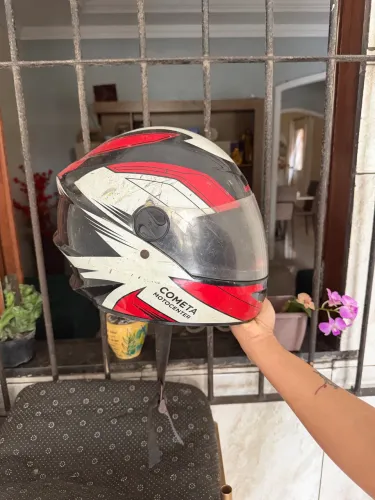 Capacete