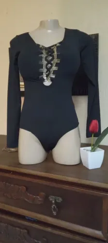 Roupas femininas semi novas