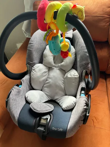 Carrinho + Bebê Conforto 