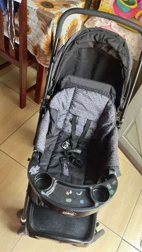 Carrinho de bebê + bebê conforto