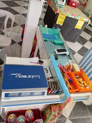 Caixa de mercado com gaveta 