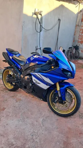 Yamaha R1 vendo ou troco