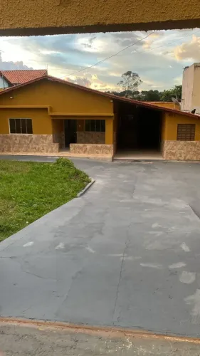 CASA NO JARDIM CALIFÓRNIA - Região do Lozandes