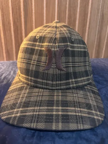 Boné Hurley Xadrez