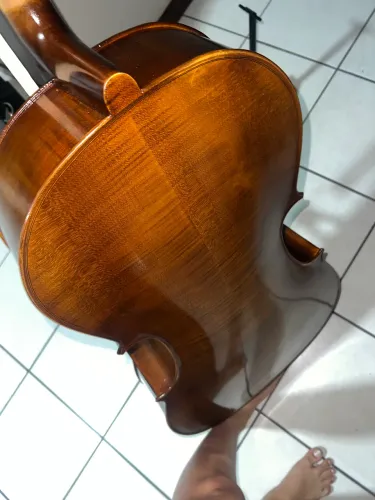 Violoncelo de Madeira Maciça