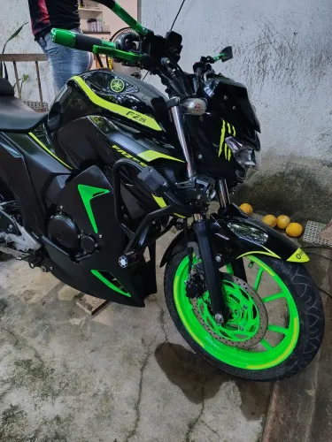 Fazer 250 personalizada