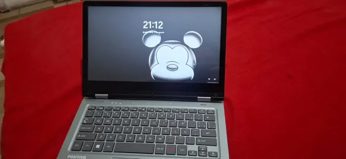 Notebook e tablet Positivo 2 em 1