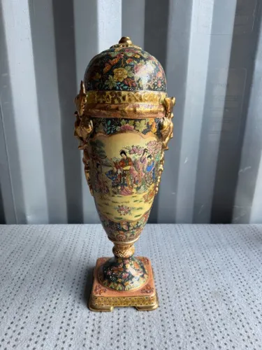Vaso de cerâmica oriental estilo Satsuma