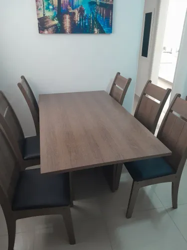 Vendo mesa jantar c/6 cadeiras semi nova 