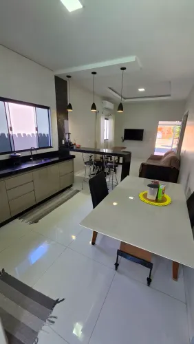 Casa a venda 3/4 com energia solar no Aureny 3