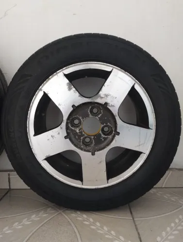 Roda Scorro S142 Aro 14 + Pneu Goodyear 175/70 - Unidade Avulsa 