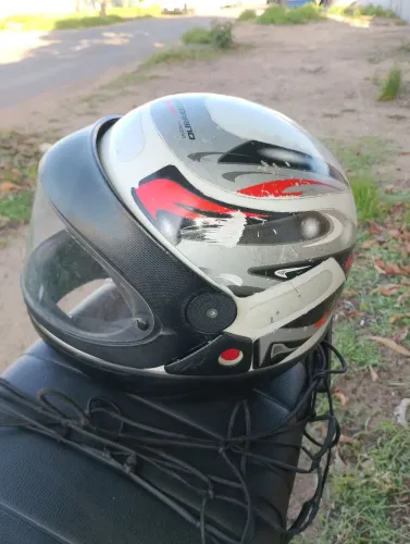 Capacete