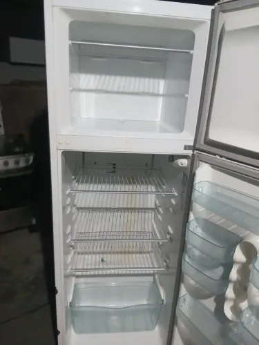 Vendo geladeira 2 porta Electrolux
