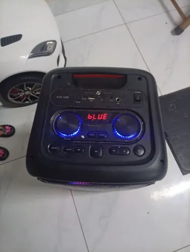 Caixa de Som Bluetooth + Microfone