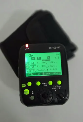 Radio Flash Transmissor Yongnuo YN-E3-RT Para Canon