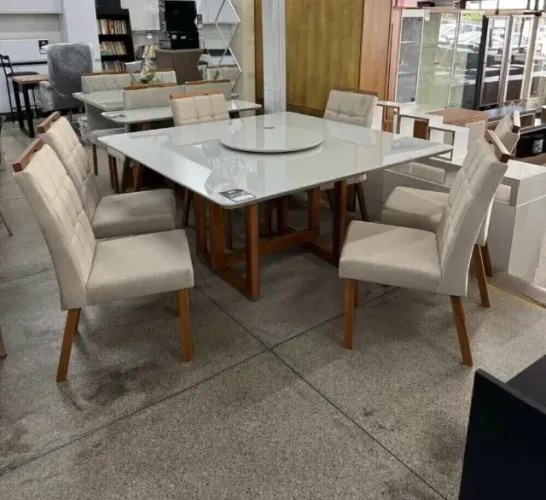 Mesa de jantar com 8 cadeiras, tampo quadrado 1.40x1.40m