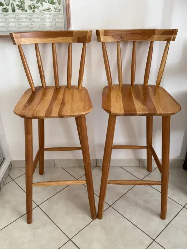 2 Bancos Altos de Madeira Tok Stok 