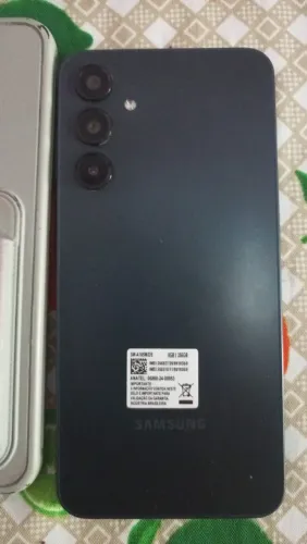 Vendo um a16 5g 256 de memória 8 de ram ,5 mes de uso NOVO NOVO SEM NENHUM DEFEITO