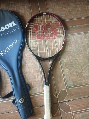 Antiga raquete tenis
