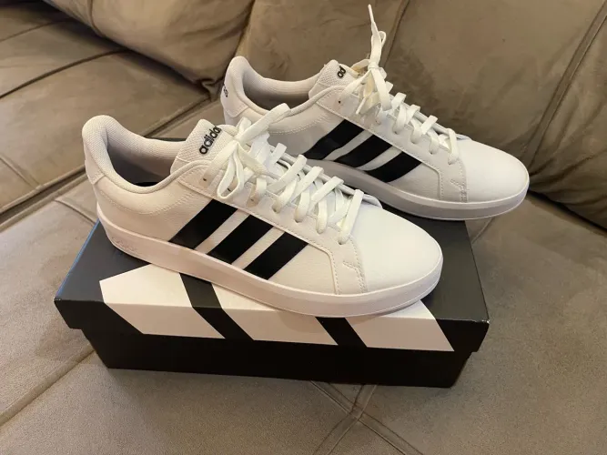Tênis Adidas 42