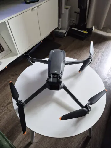 Drone DJI mavic 3 cine