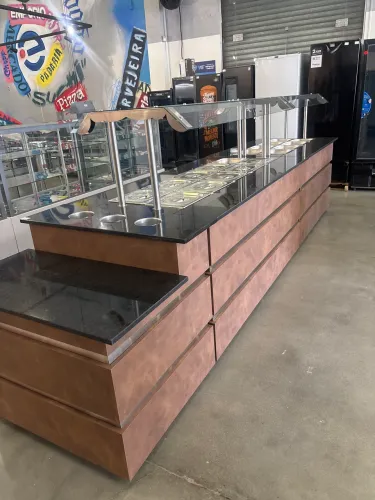 Conjunto buffet quente e refrigerado