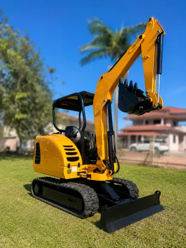 MINI ESCAVADEIRA Caterpillar 302.5c