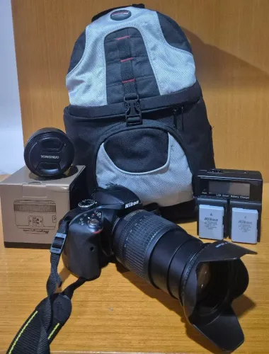 Câmera Nikon D3300 com lente 18-105, lente 50mm, bolsa, 3 baterias e carregador duplo