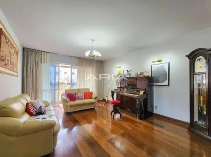 Apartamento com 04 dormitórios à venda no centro de Londrina