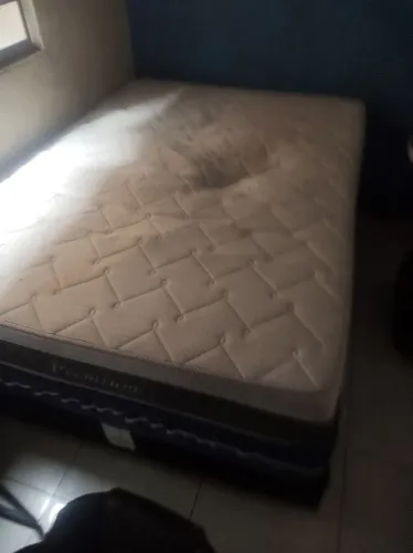 Colchão de casal cama box para doação