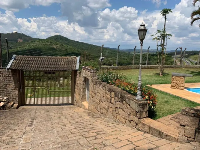 Chácara à venda em Valinhos, Santana dos Cuiabanos, com 2 quartos, com 180 m²