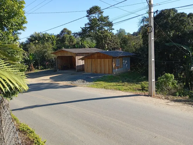 Casa e galpao
