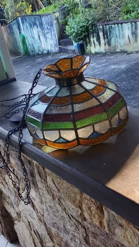 Lustre colonial