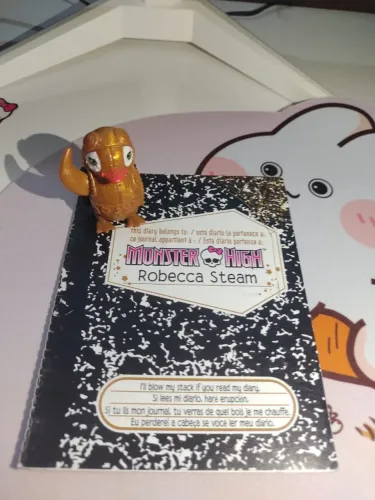 Pack Robecca Básica (Pet + Diário) Monster High