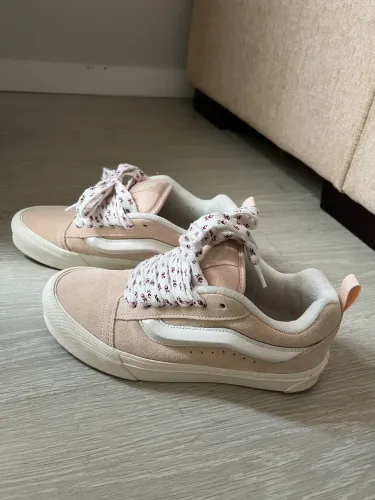 Vans Knu