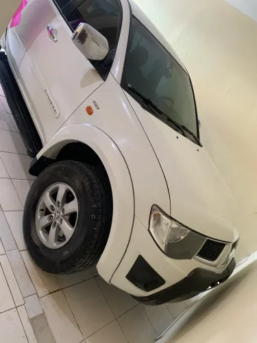 Mitsubishi L200 Triton HPE 3.2 CD TB Int.diesel AUT 2012